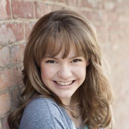 Taylor Boswell 飾演 Audrey