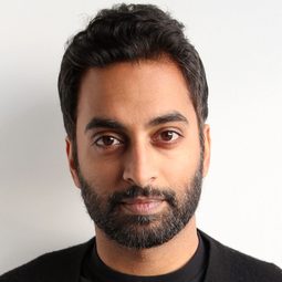 Manu Narayan 飾演 Ravi