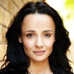 Freya Stafford - 嬰兒轉孕站演員 飾演Veronica