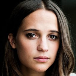 艾莉西亞菲瑾德 - 藍色海灣演員 飾演Kathy LeBlanc