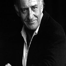 Warwick Moss - Far East演員 飾演Barry