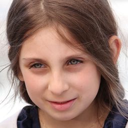 露娜加勒 飾演 Claire