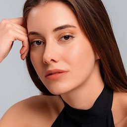 貝麗兒·波札姆 飾演 Arzu