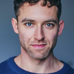 Daniel Grave - 光演員 飾演Josef