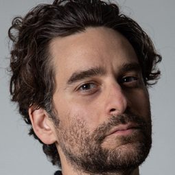 Danny Deferrari - 古德里奇演員 飾演Pete