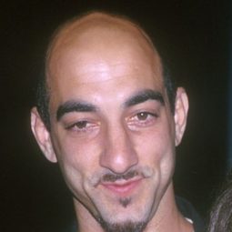 Seth Zvi Rosenfeld - A Brother's Kiss導演