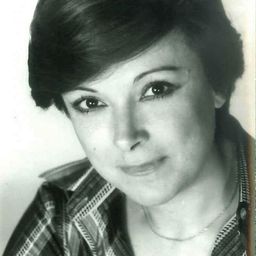 Lola Cardona 飾演 María