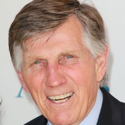 Gary Collins - 國際機場演員 飾演Cy Jordan