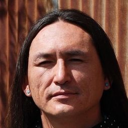 尤金·布瑞·洛克 飾演 The Chief