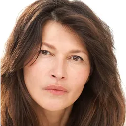 卡莉娜·倫芭 - 燃情歲月演員 飾演Isabel Two Decker Ludlow