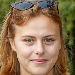 蘇珊·拉德 飾演 Billie