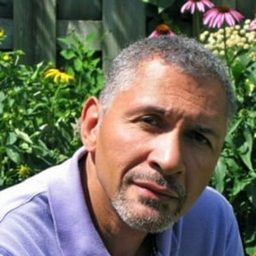 Lincoln Ward 飾演 Minister Sudoku