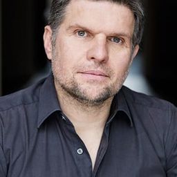 Guillaume Lemarre 飾演 Fermier Pelleaux