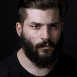 Dániel Király 飾演 Balázska