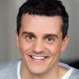 Patrice Bélanger 飾演 Benoît