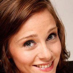 Delphine Depardieu 飾演 Mélanie Coll