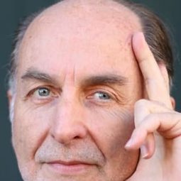 Ritchie Singer - 鱷魚先生演員 飾演Con