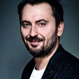 Cesare Cremonini - 波伽利：聲命之歌演員 飾演Boccacio Owner