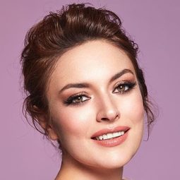 艾斯基·莫拉 飾演 Sevtap