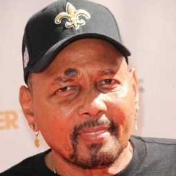 Aaron Neville 飾演 Self