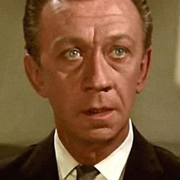 James Millhollin - 夜班護士演員 飾演Dr. Rolland