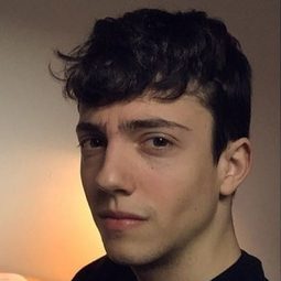 Jorge Clemente - 邪惡英雄演員 飾演Aritz