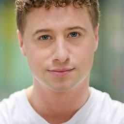 Guillaume Gauthier 飾演 David