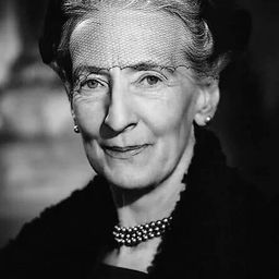 Marjorie Fielding 飾演 Mrs. Chalk