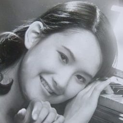 田中エリ子 飾演 Chisato Jôgasaki / Mega Yellow