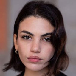 Giulia Ercolini 飾演 Bambi / Angela