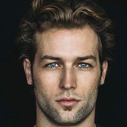 Julian Looman - 喪蒲夜柏林演員 飾演Jan