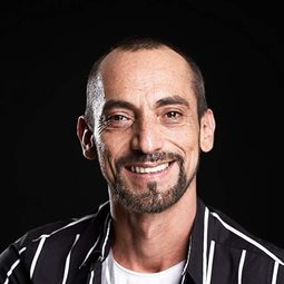 Carlos Valencia - 第四公司演員 飾演