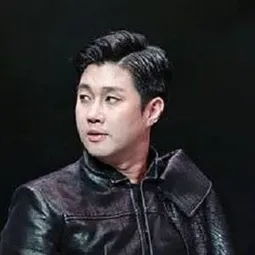 Park Jin-su 飾演 Senior Detective