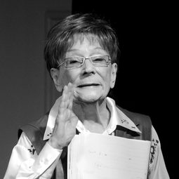 Itala Békés - 夢鹿情緣演員 飾演Zsóka