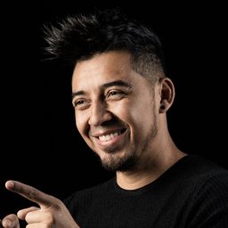 耶丁森·弗洛雷茲 飾演 Yimmy Barón / Paola Linares