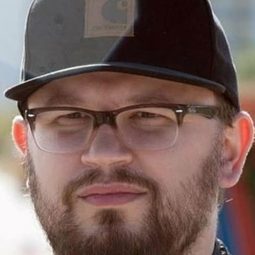 克利斯汀·阿凡特 - 自由之境導演