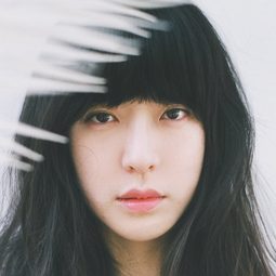 Yozoh - 黑色咖啡店演員 飾演Shim Eun-ha