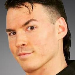 Mike Bailey 飾演 Mike Bailey