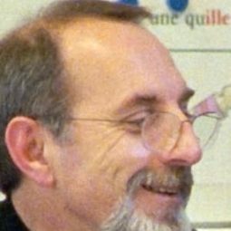 Georges Lopez 飾演 Self, teacher