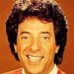 Gerry Bruno - Grand Hotel Excelsior演員 飾演Staff manager