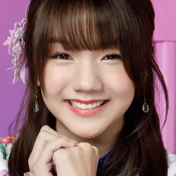 Parita Rirermkul 飾演 Sara