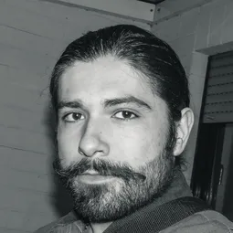 Luca Valentini - 寂靜的朋友演員 飾演Francesco