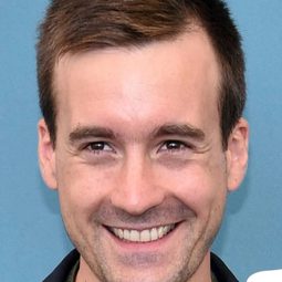 Grégoire Leprince-Ringuet - 當愛再來的時候演員 飾演Bruno