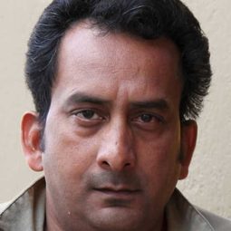 Hemant Pandey 飾演 Ashokchand's Friend