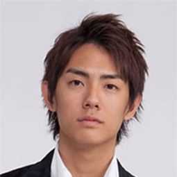 長田成哉 - 新聞記者演員 飾演Masato Kawai