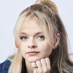 凱莉·羅傑斯 飾演 Britt Raven