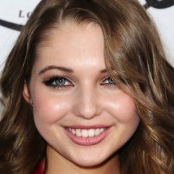 珊米·漢拉緹 - 綁定演員 飾演Dani