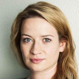 妮娜·古米奇 - Dornröschen erwacht演員 飾演Antonia Meybach