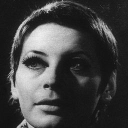 Mária Ronyecz 飾演 Magda (voice)