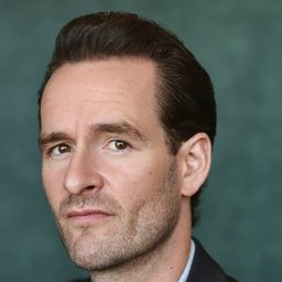 Jordan Louis - 老橡樹酒館演員 飾演Gary